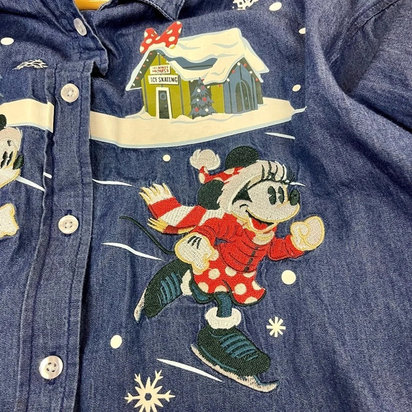 Like New Disney Denim Shirt Mickey Minnie Embroidered Ice Skating 2X - Picture 5 of 9